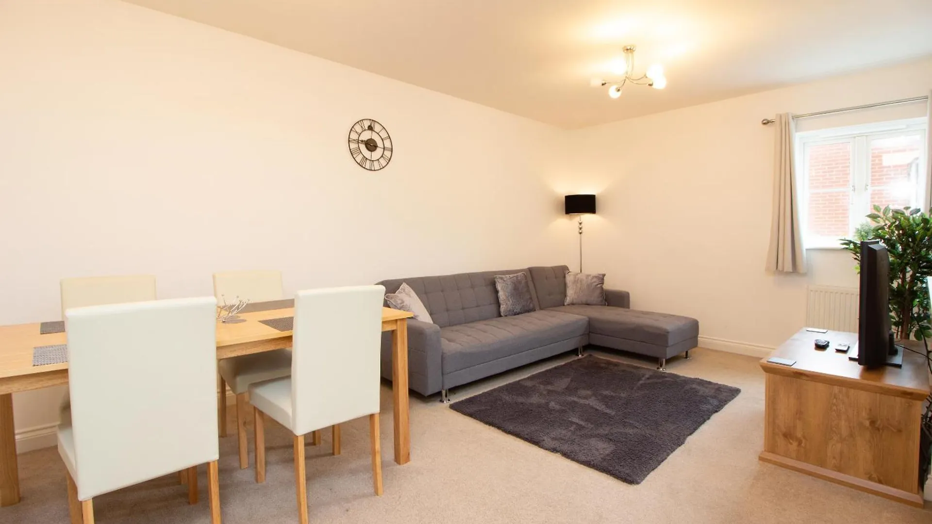 Daire Heraldry - Superb 2 Bed Coach House With Free Parking And Wifi Exeter Birleşik Krallık